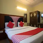 Oyo 23563 Kg Palace