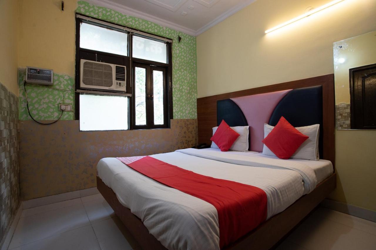 Oyo 23563 Kg Palace Hotel 3*